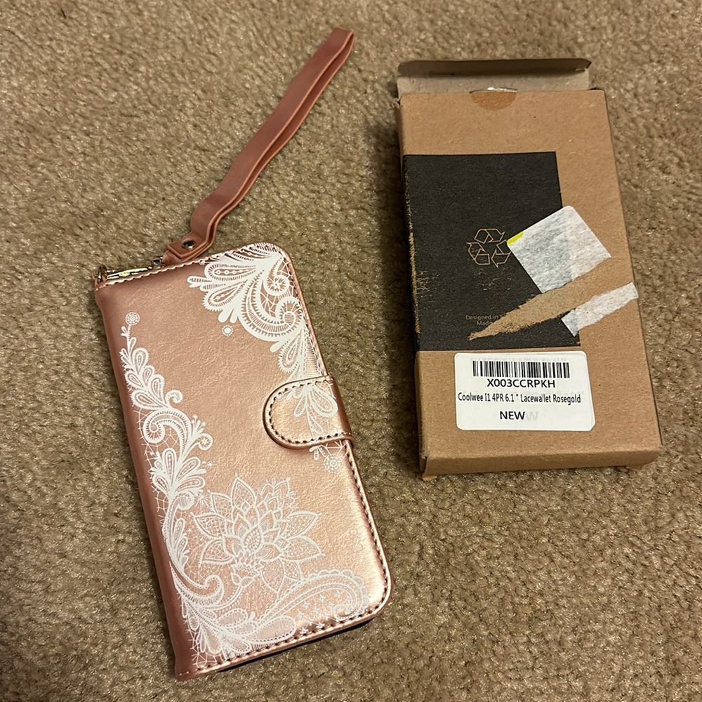 Cell phone case - Picture 9 of 11